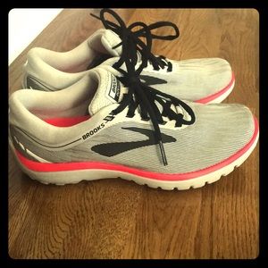 Brooks Pure Flow 7 shoes